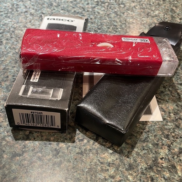 Vintage Tasco 30x Illuminated Pocket Microscope New in Box and sleeve 9704R - Picture 8 of 8